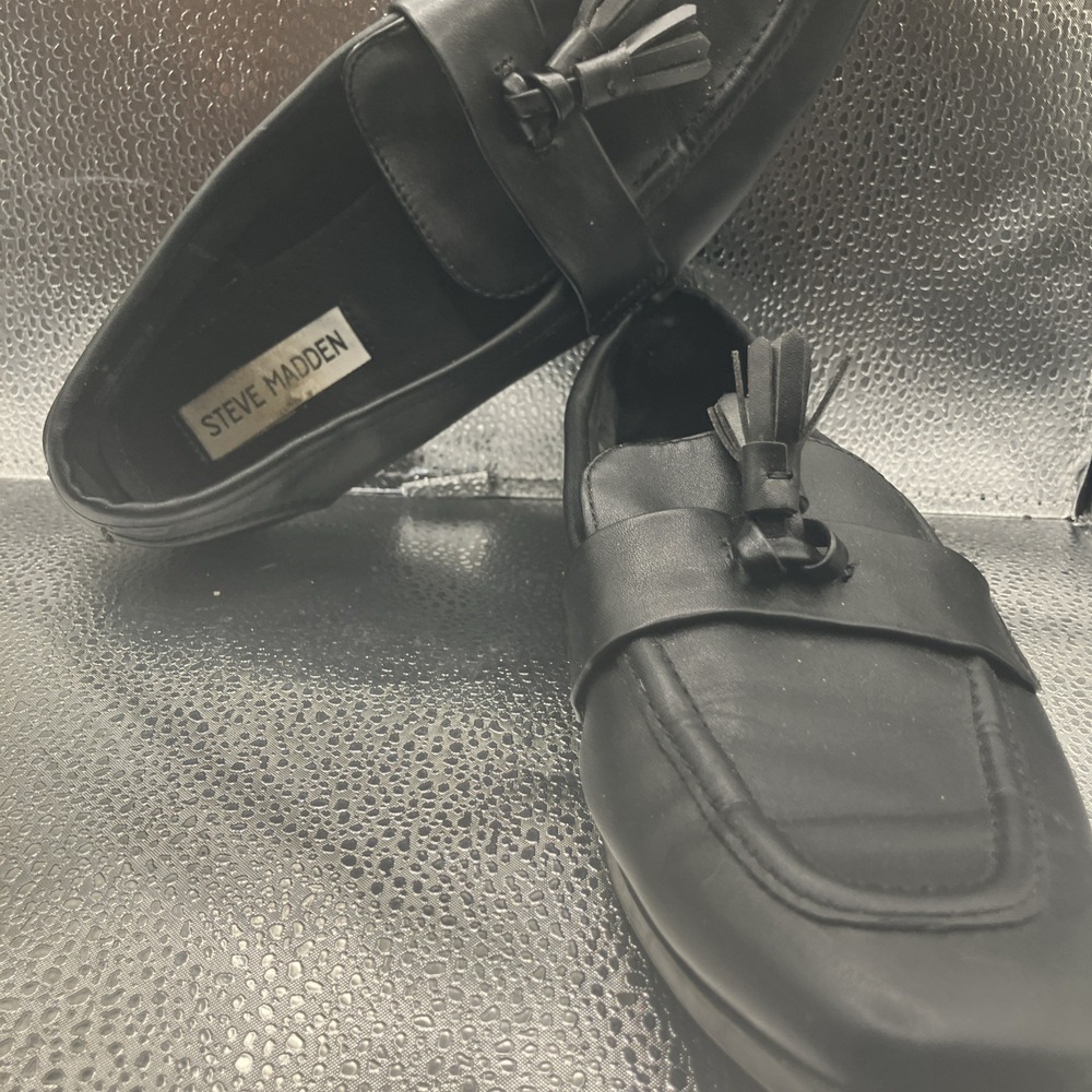 Steve Madden Minka women twin tassel, slip on leather loafer, black, size 7 M - Picture 6 of 9